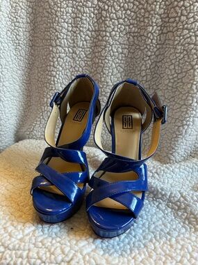 Signature Women's Royal Blue Patent Platform Sandals with Ankle Strap